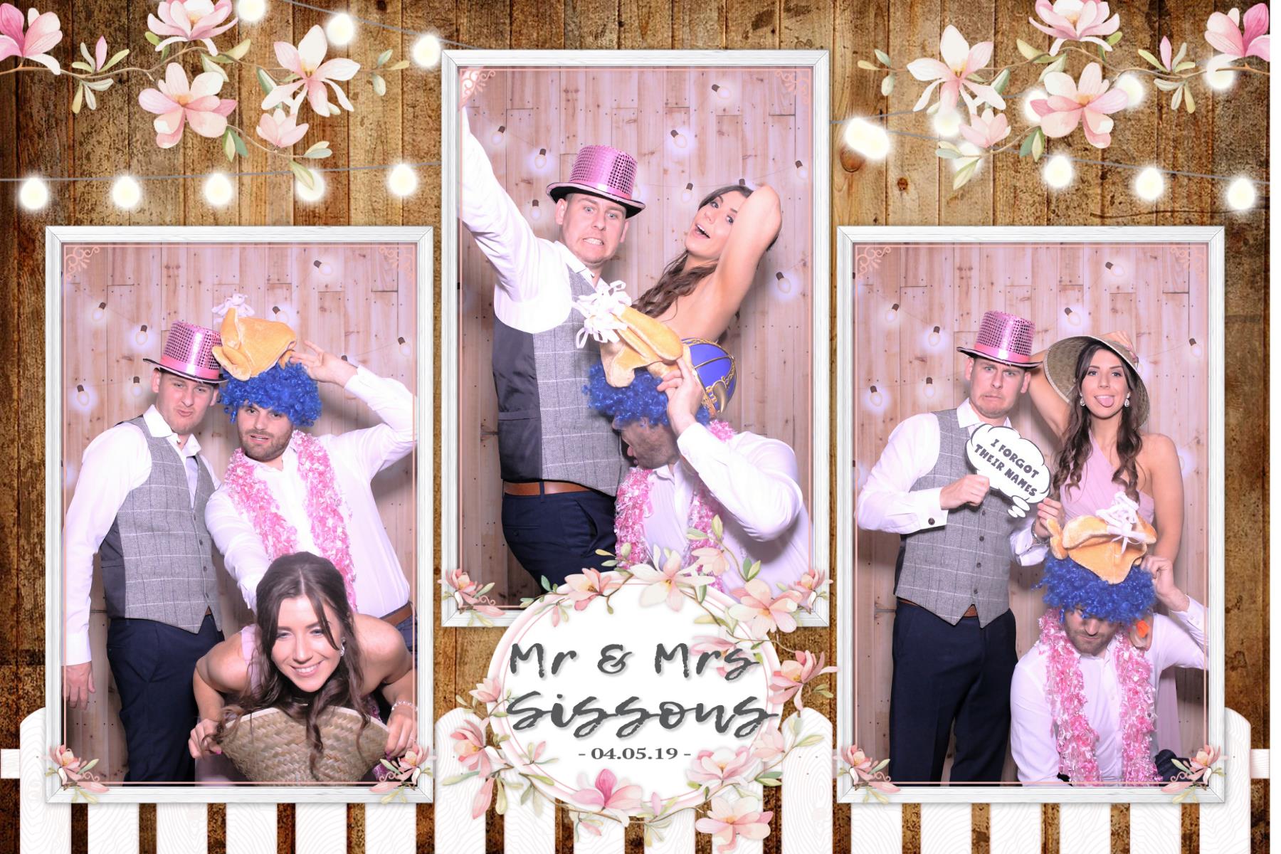 Mr and Mrs Sissons | View more photos from the event at gallery.blissbooth.co.uk/u/BlissBooth/Mr-and-Mrs-Sissons
